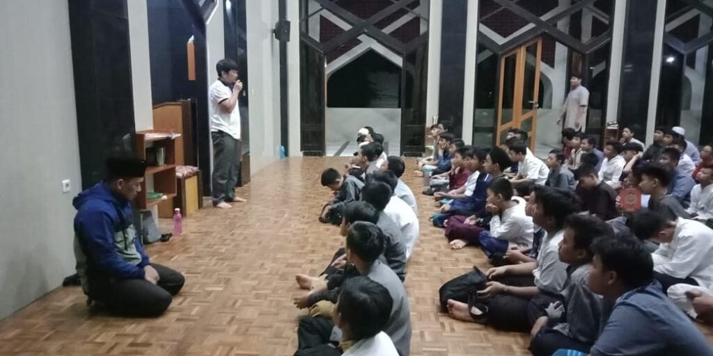 Asrama Putra Bareng Poliklinik Al Amanah Lakukan Penyuluhan Kesehatan 73323721 2472722959492618 4011407954480726016 o