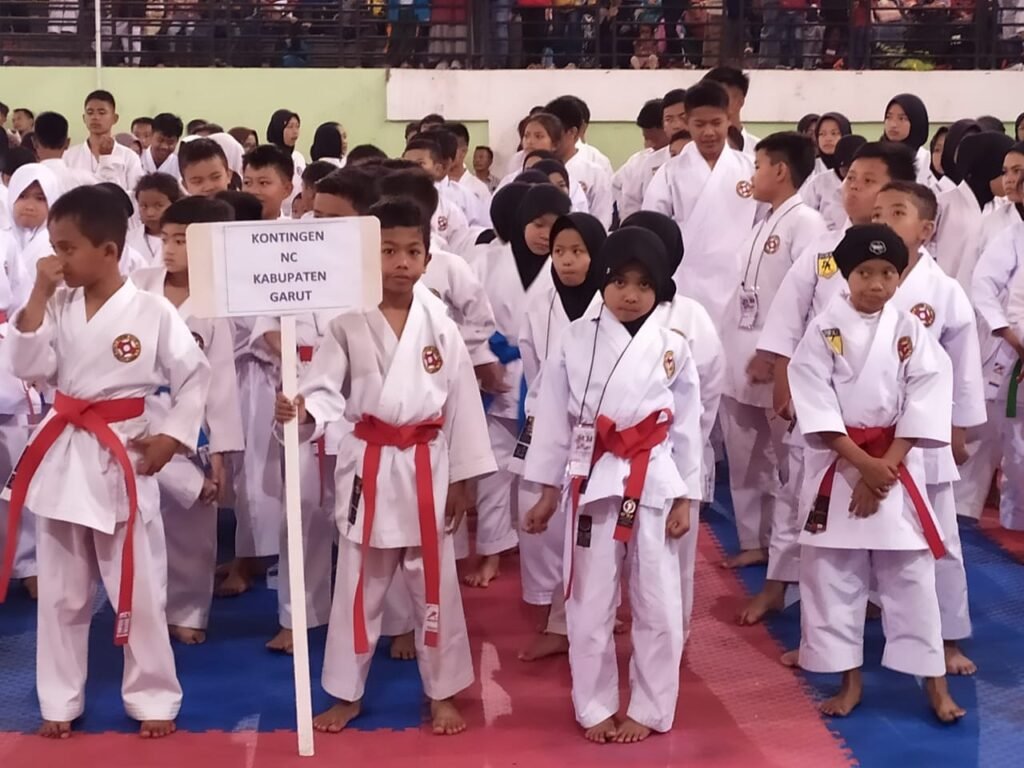Santri SDIT Persis Tarogong Berhasil Borong Medali Kejuaraan Karate img 20191127 091828 185