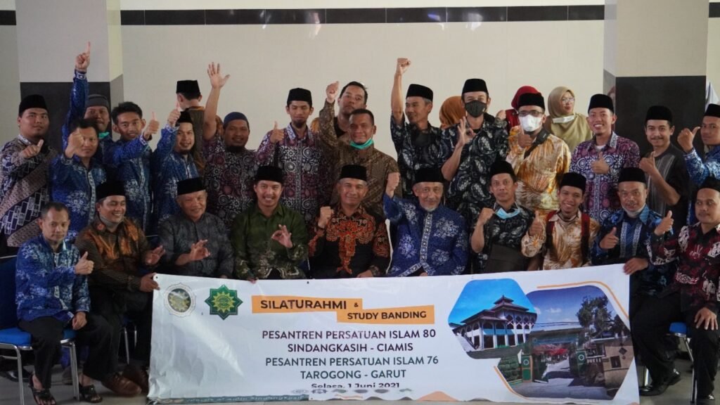 Pesantren Persis Tarogong Terima Studi Banding Pesantren Persis Sindangkasih Ciamis img 20210601 wa0029